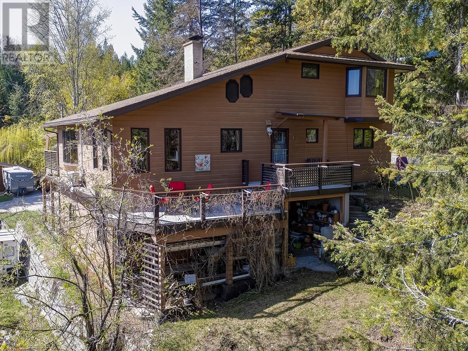 1750 Phoenix Avenue, Rossland, British Columbia  V0G 1Y0 - Photo 35 - 10345656