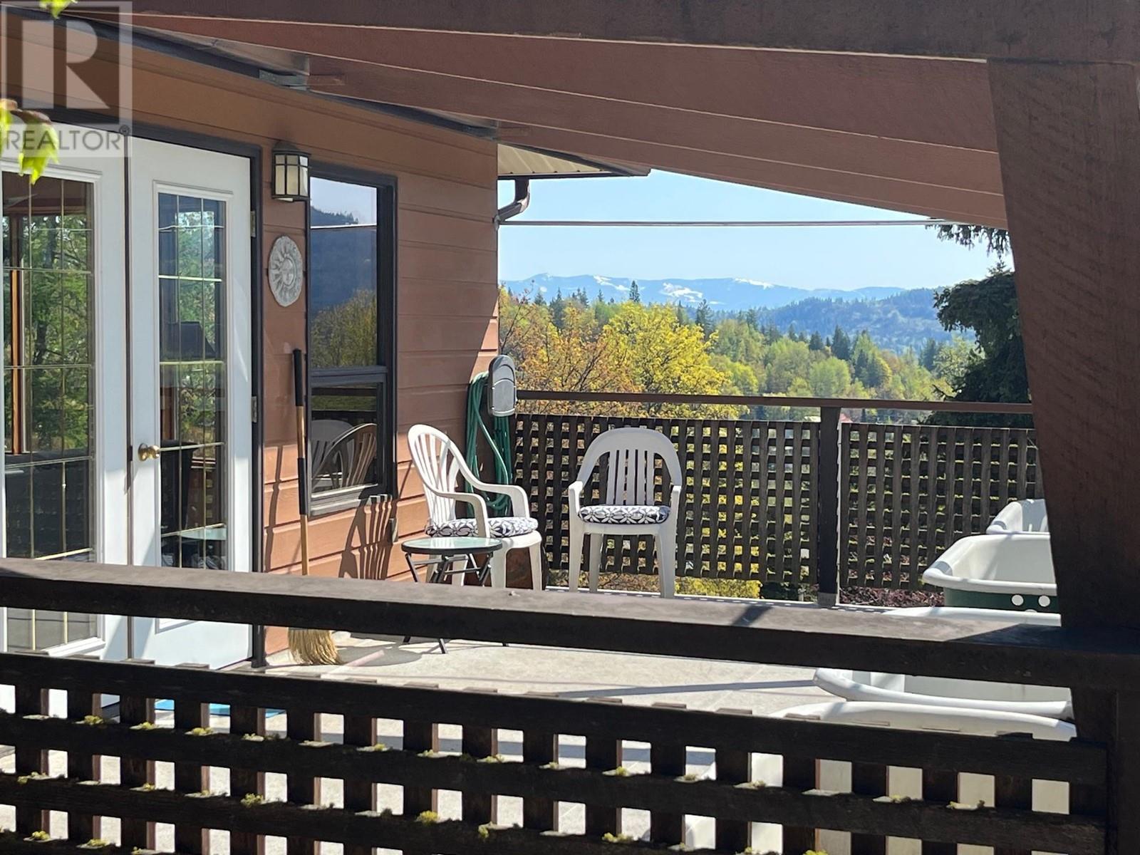 1750 Phoenix Avenue, Rossland, British Columbia  V0G 1Y0 - Photo 44 - 10345656