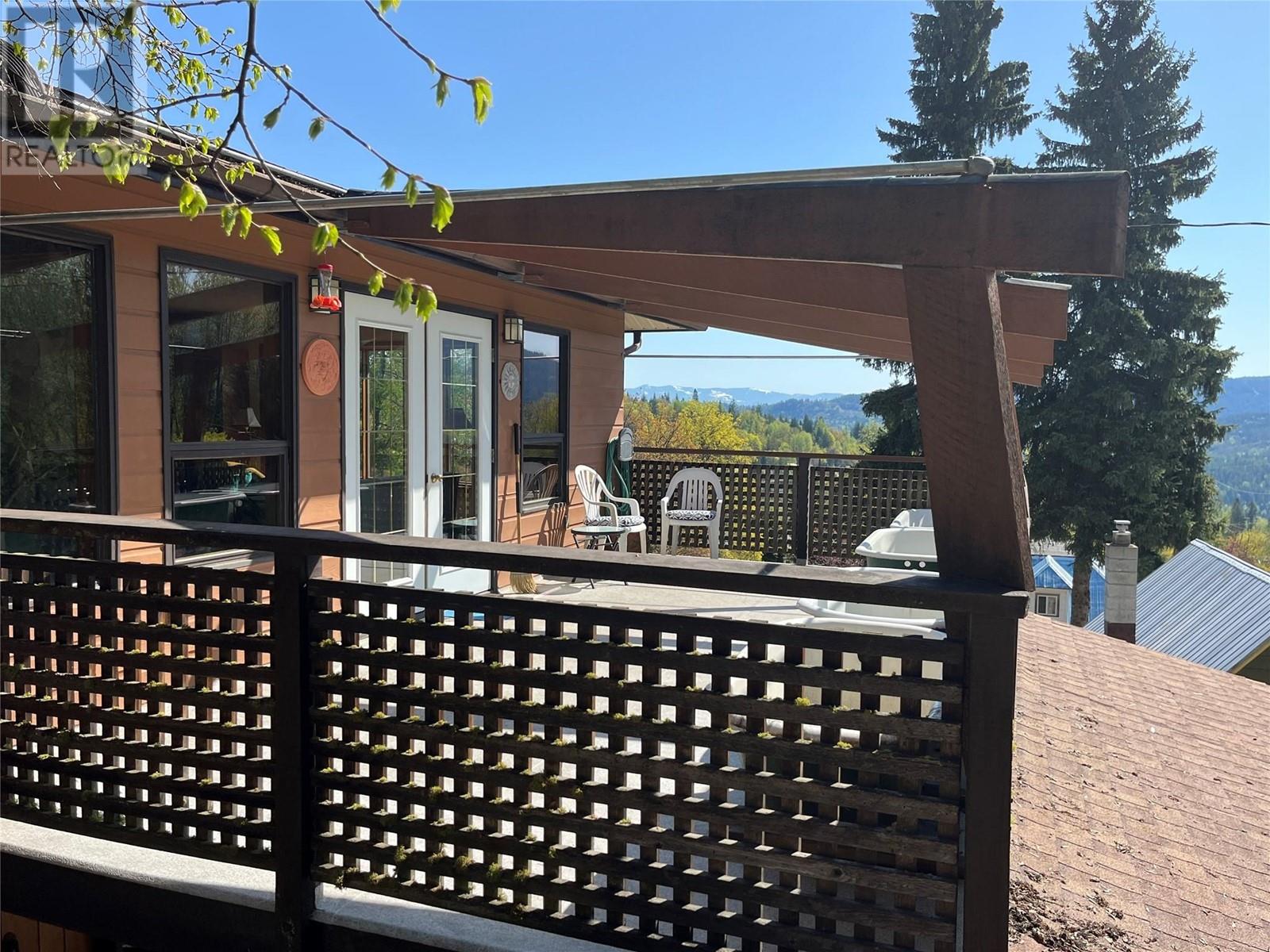 1750 Phoenix Avenue, Rossland, British Columbia  V0G 1Y0 - Photo 56 - 10345656