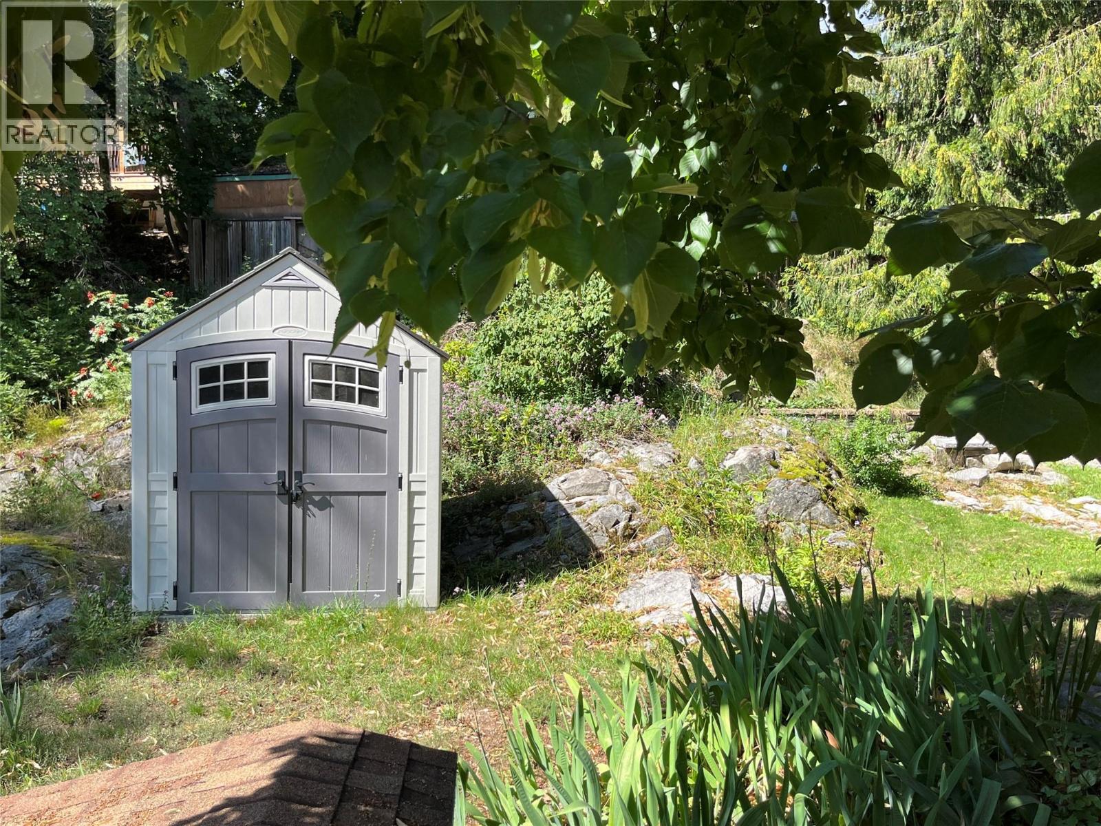 1750 Phoenix Avenue, Rossland, British Columbia  V0G 1Y0 - Photo 69 - 10345656