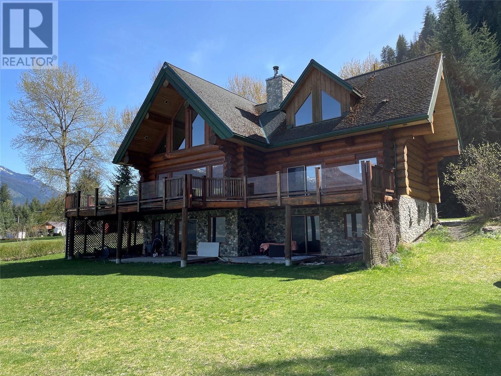 11866 31 Highway, Lardeau, British Columbia  V0G 1M0 - Photo 1 - 10346287