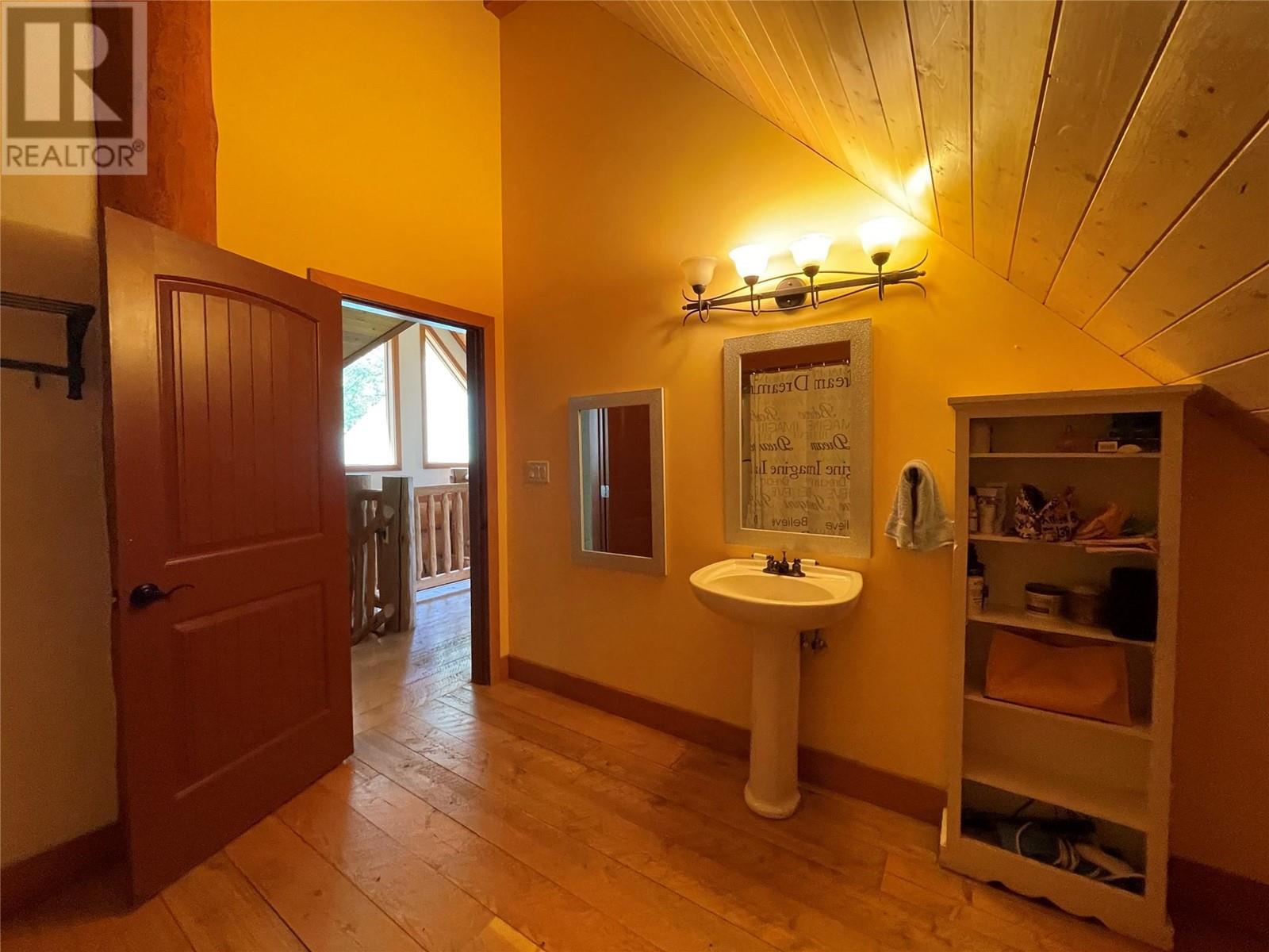 11866 31 Highway, Lardeau, British Columbia  V0G 1M0 - Photo 43 - 10346287