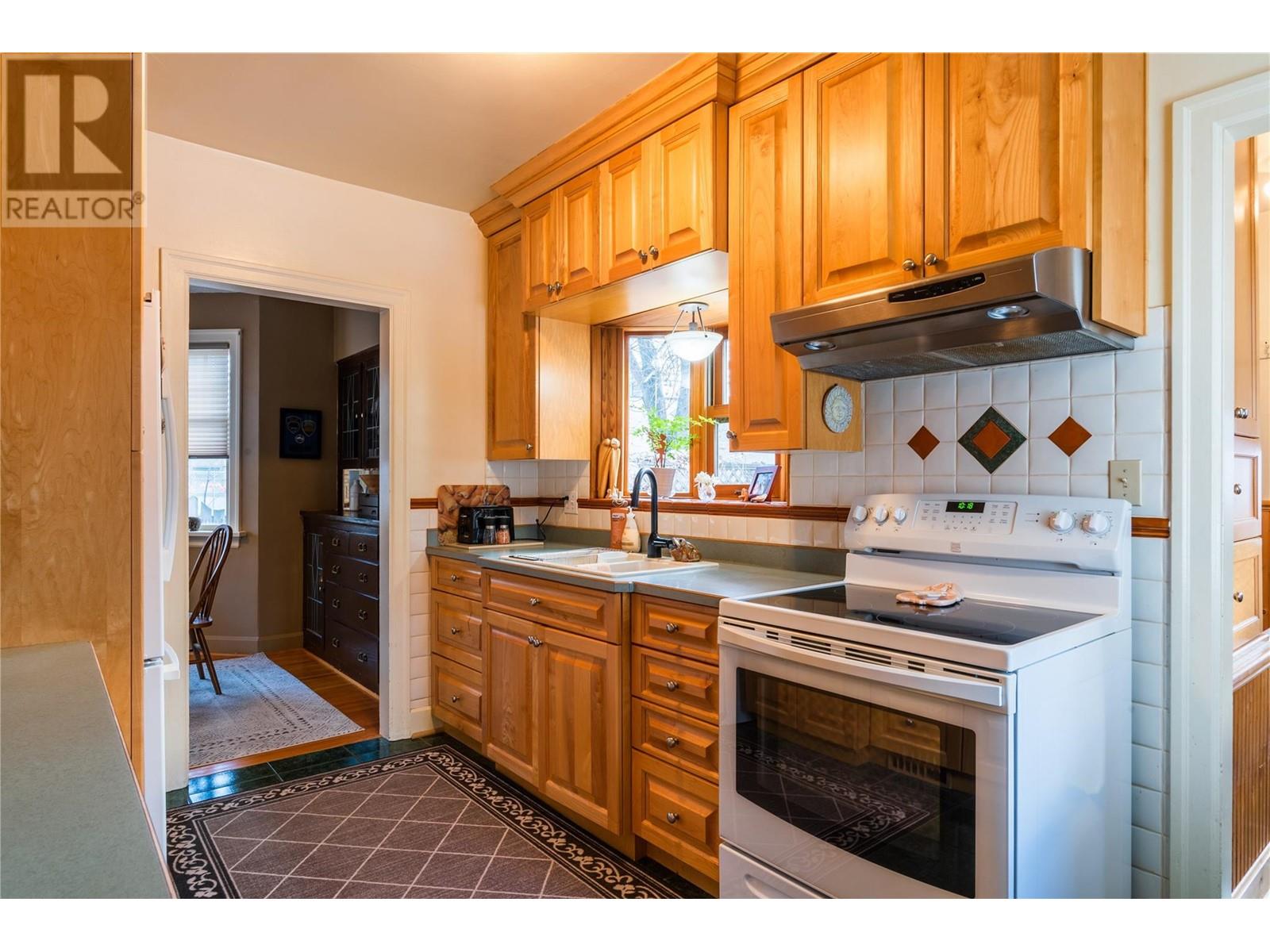 399 Murray Drive, Warfield, British Columbia  V1R 2J5 - Photo 9 - 10346415
