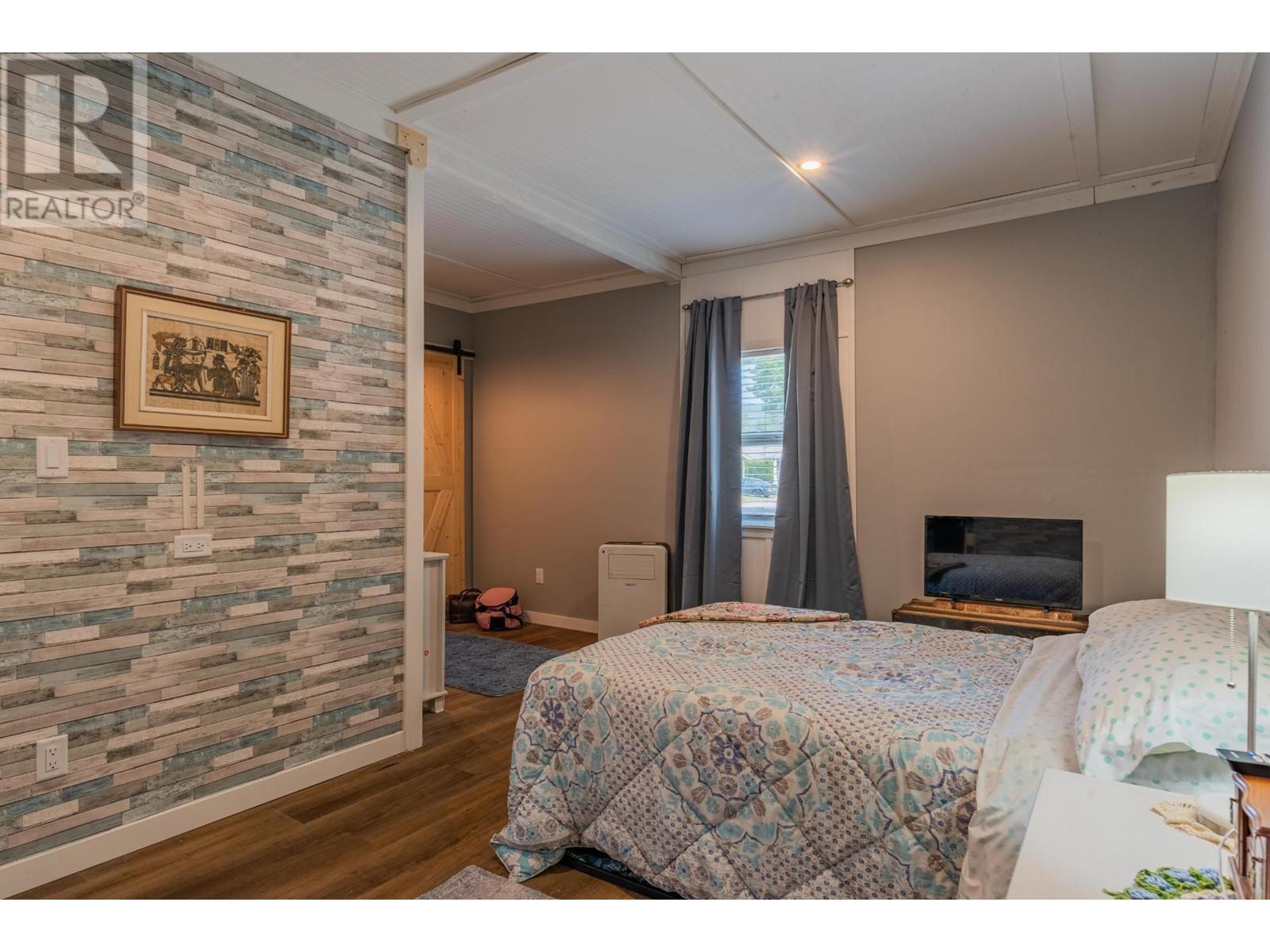 2194 Sixth Avenue, Trail, British Columbia  V1R 3B7 - Photo 11 - 10346450
