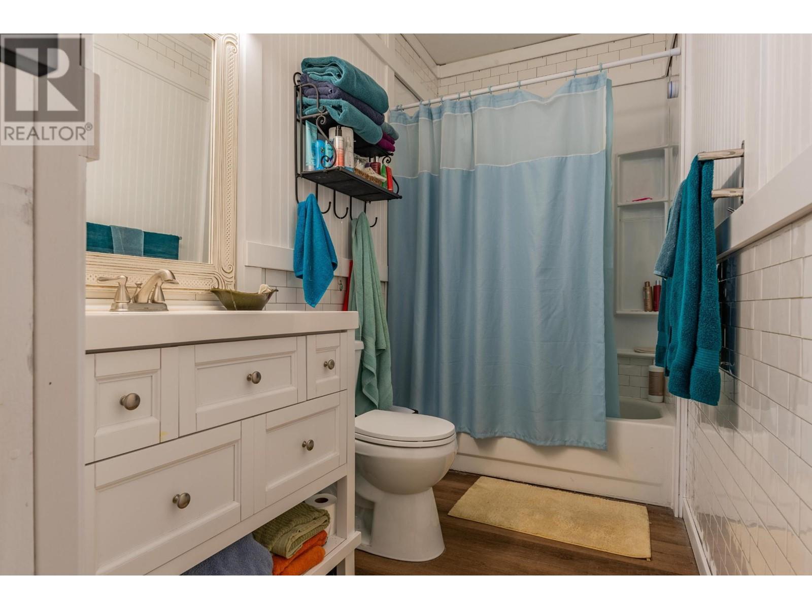 2194 Sixth Avenue, Trail, British Columbia  V1R 3B7 - Photo 14 - 10346450