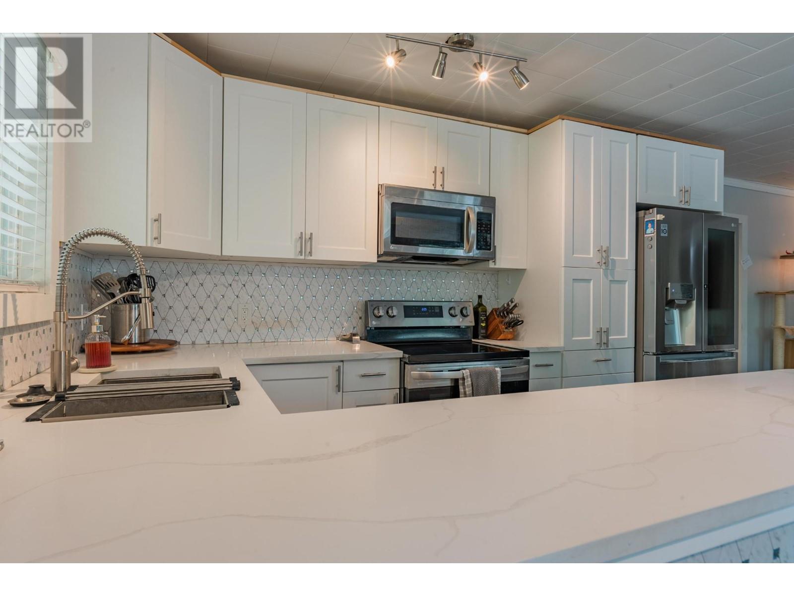 2194 Sixth Avenue, Trail, British Columbia  V1R 3B7 - Photo 19 - 10346450