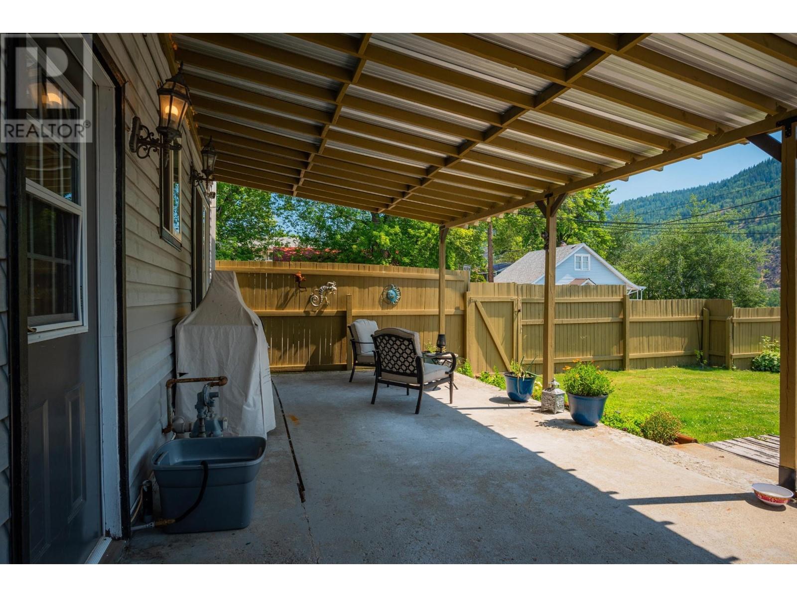 2194 Sixth Avenue, Trail, British Columbia  V1R 3B7 - Photo 38 - 10346450