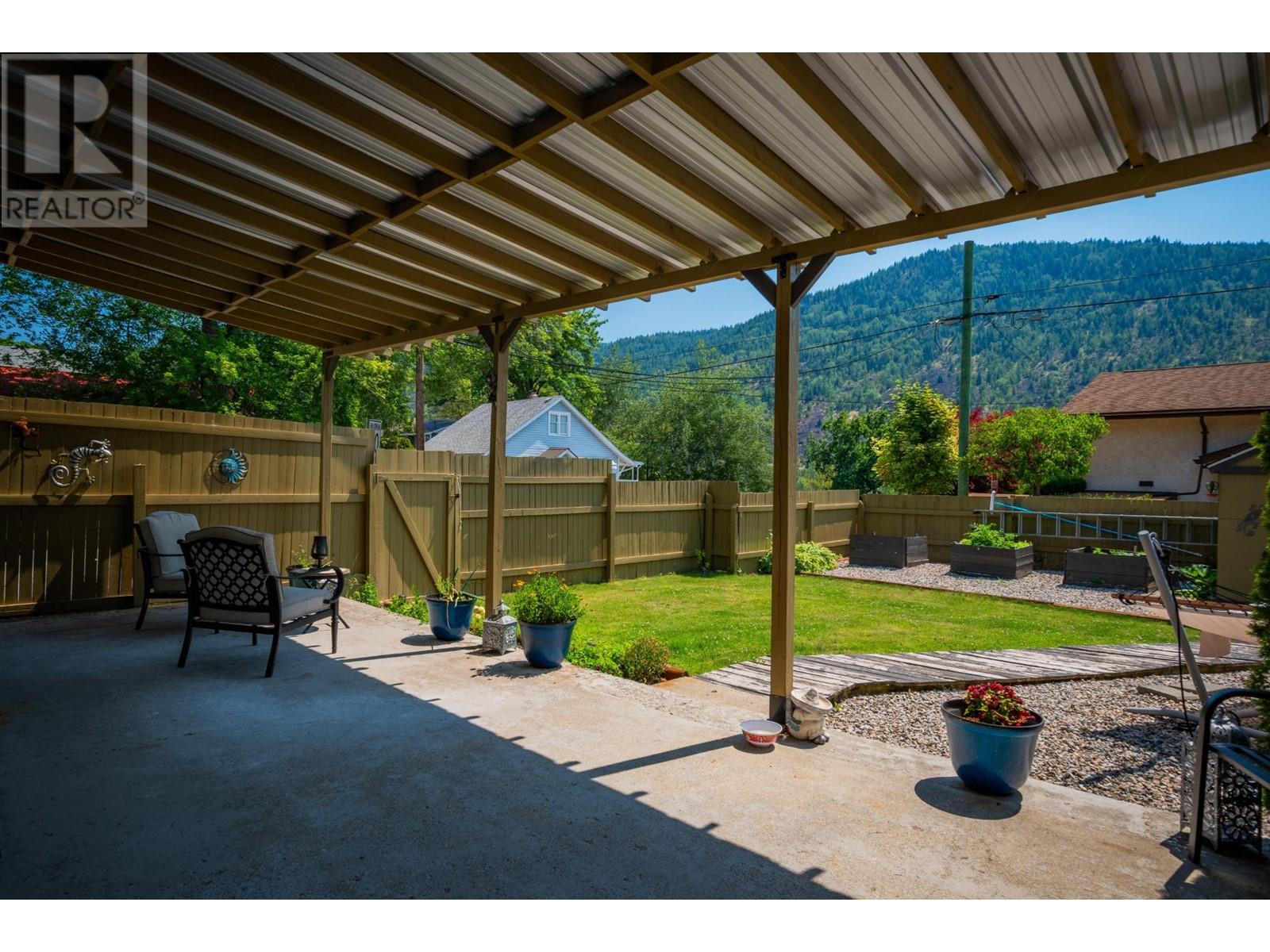 2194 Sixth Avenue, Trail, British Columbia  V1R 3B7 - Photo 41 - 10346450