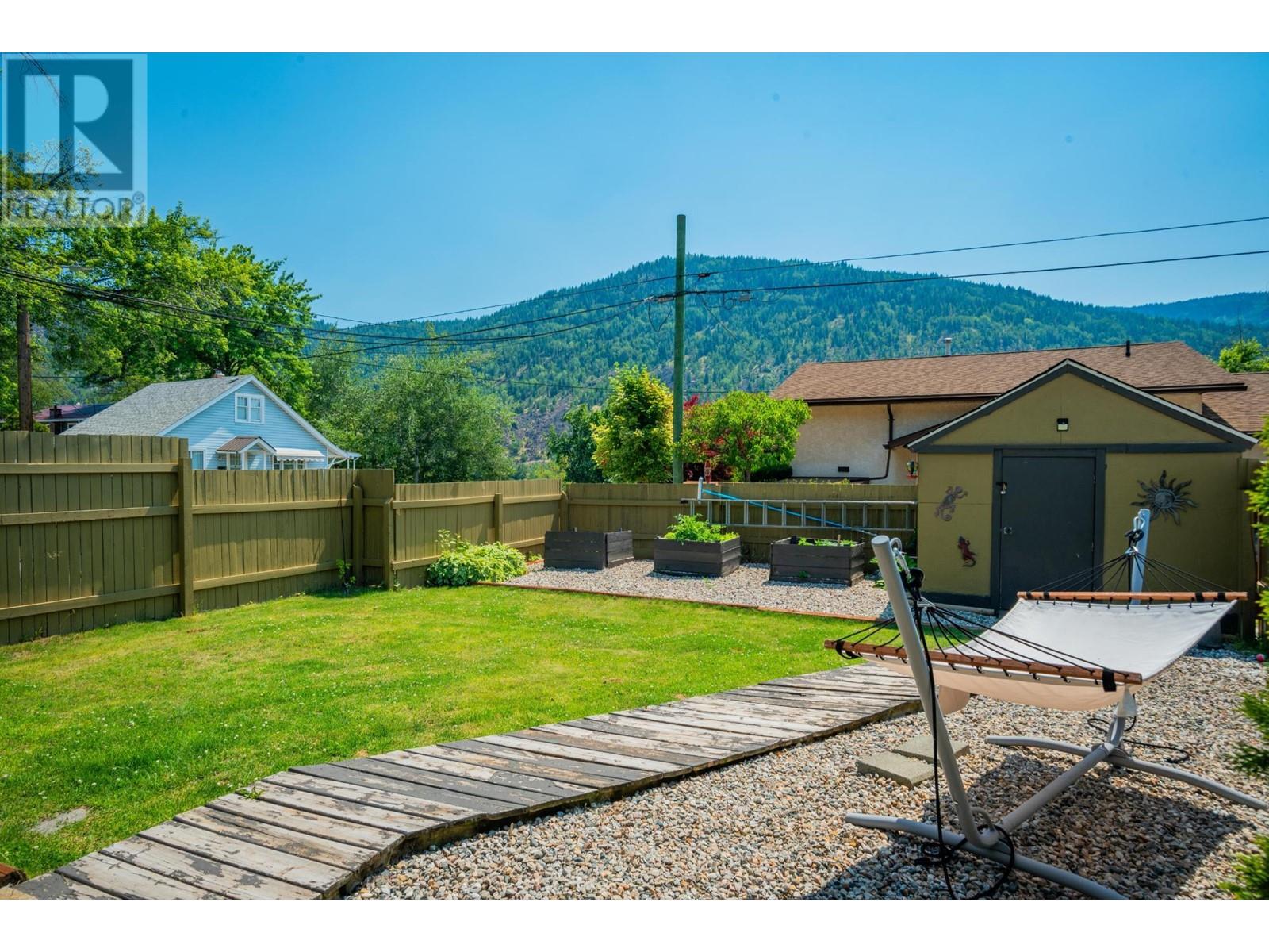 2194 Sixth Avenue, Trail, British Columbia  V1R 3B7 - Photo 42 - 10346450