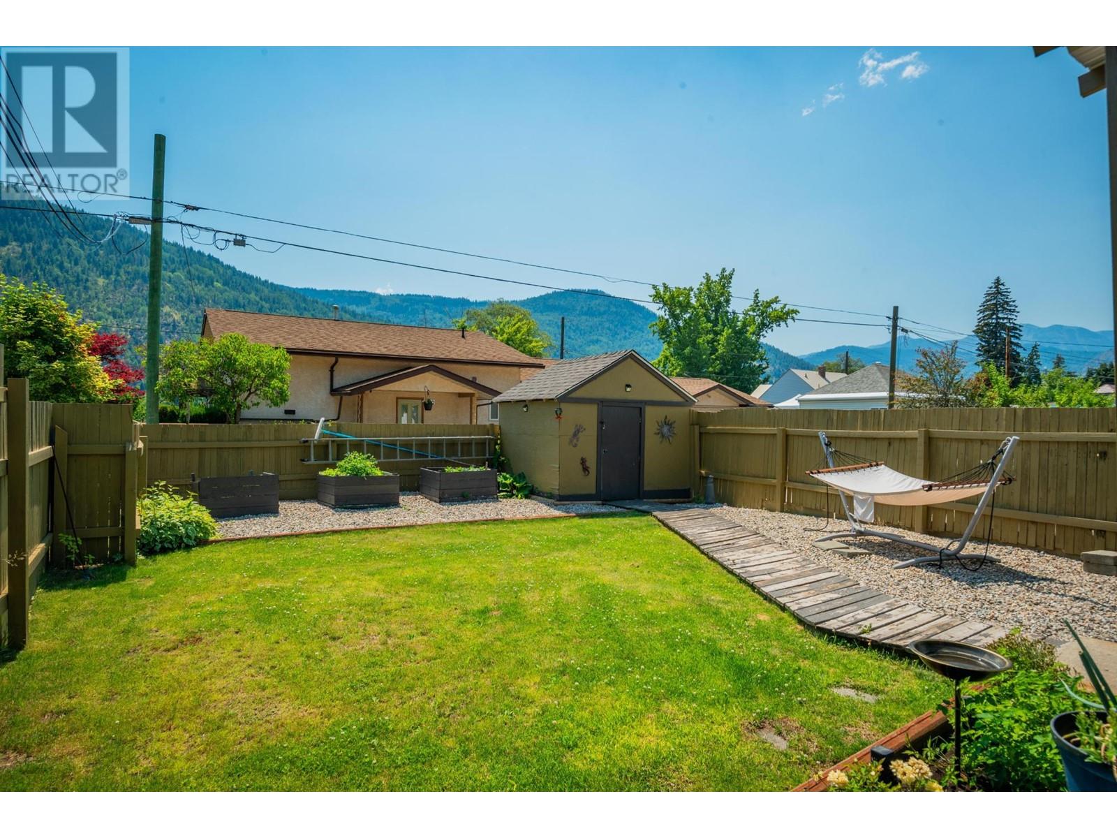 2194 Sixth Avenue, Trail, British Columbia  V1R 3B7 - Photo 43 - 10346450