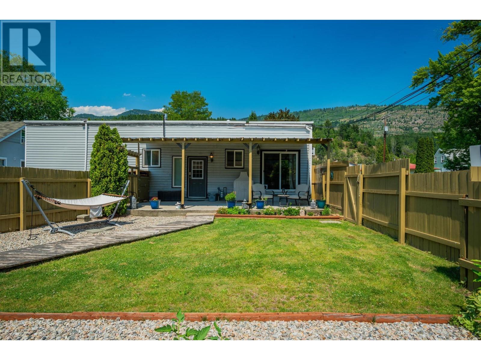 2194 Sixth Avenue, Trail, British Columbia  V1R 3B7 - Photo 47 - 10346450