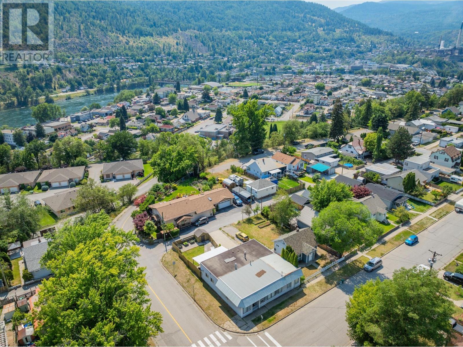 2194 Sixth Avenue, Trail, British Columbia  V1R 3B7 - Photo 54 - 10346450