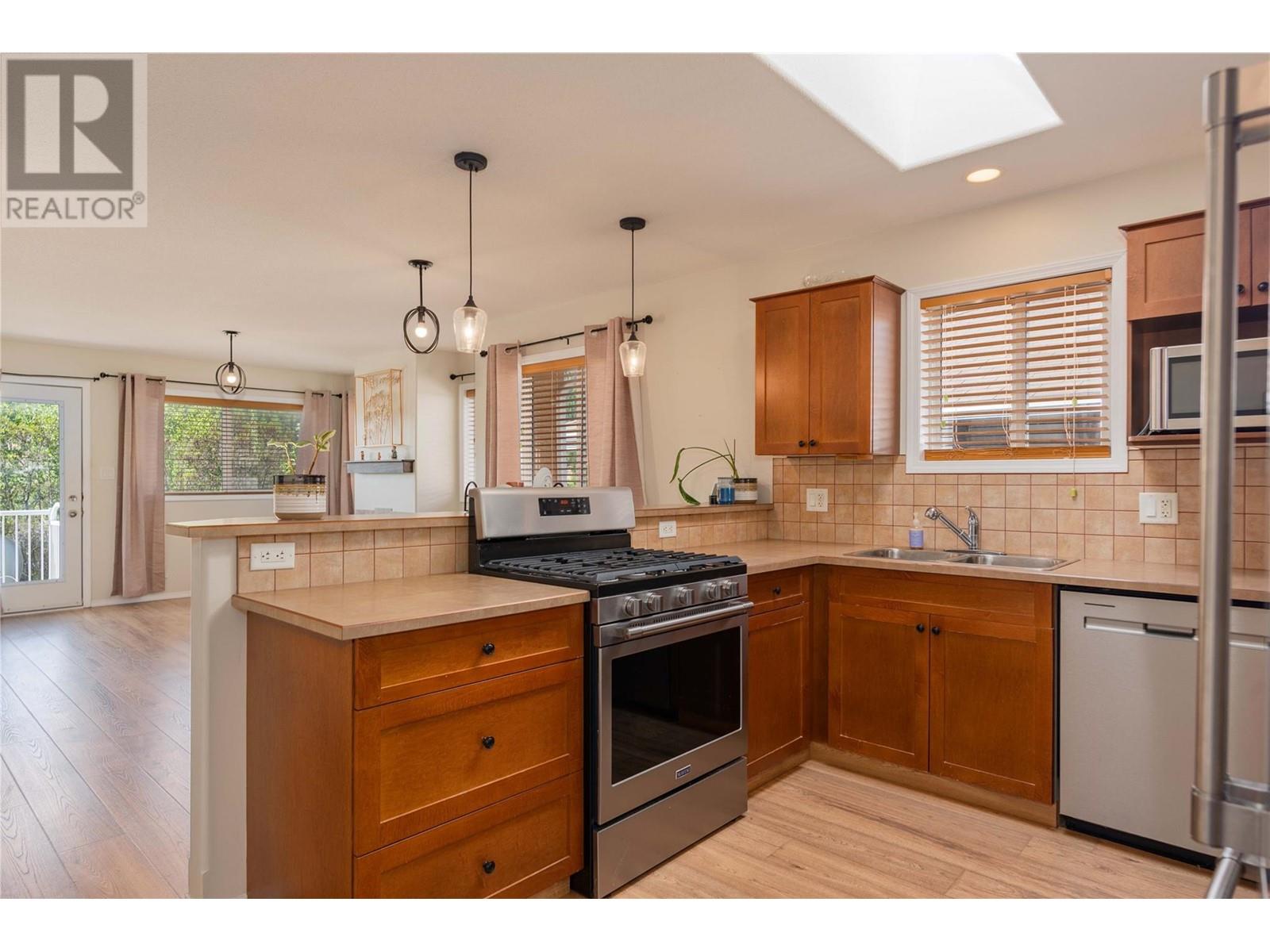 7350 Crema Drive, Trail, British Columbia  V1R 4X6 - Photo 4 - 10345105