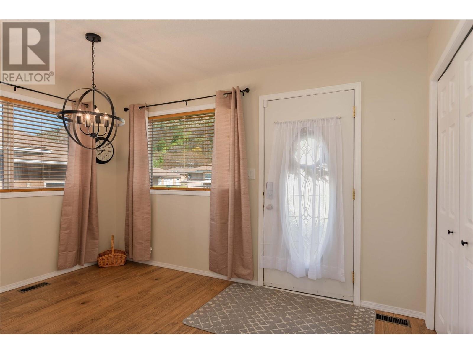 7350 Crema Drive, Trail, British Columbia  V1R 4X6 - Photo 6 - 10345105