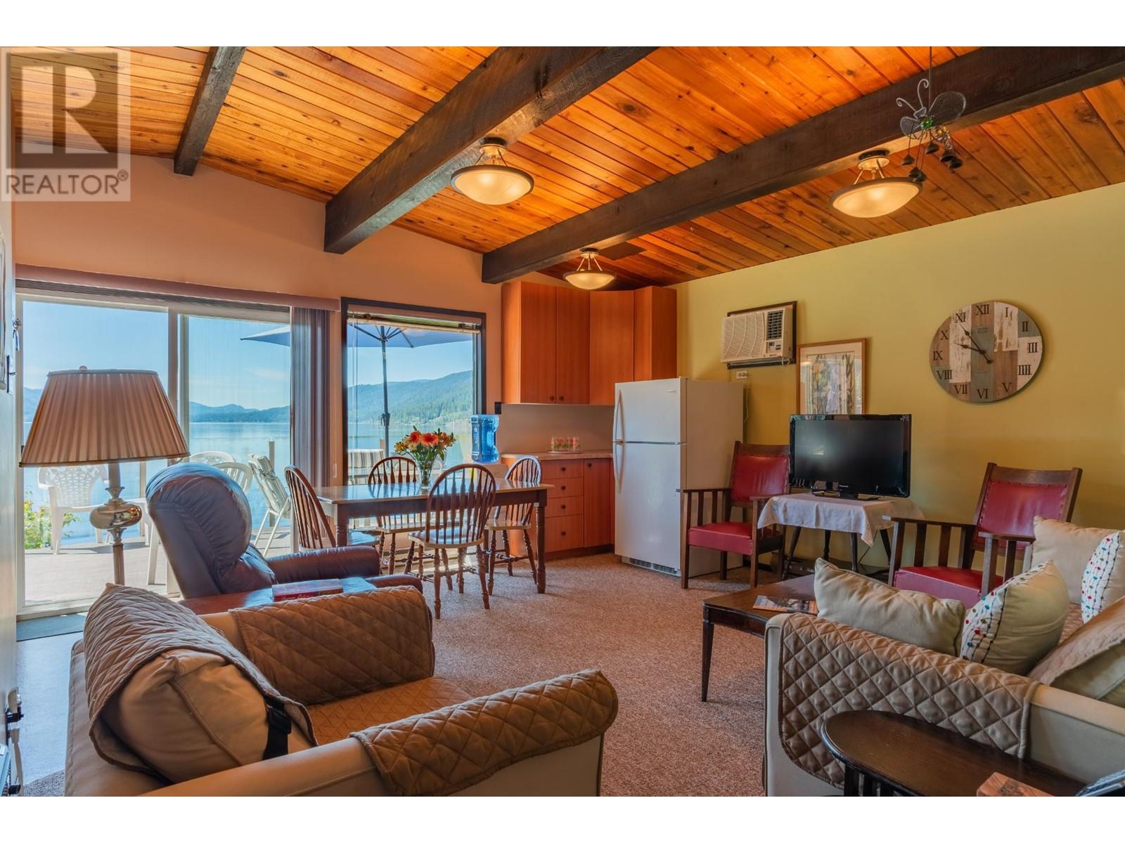 93 East Lake Drive, Christina Lake, British Columbia  V0H 1E1 - Photo 18 - 10346516