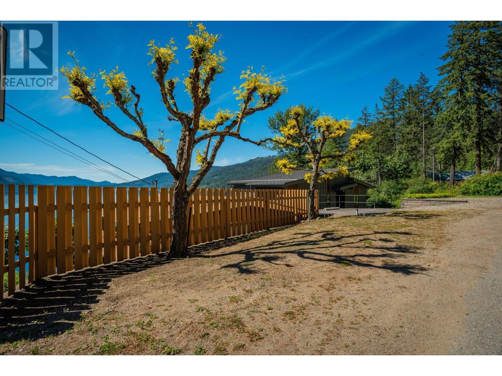 93 East Lake Drive, Christina Lake, British Columbia  V0H 1E1 - Photo 32 - 10346516
