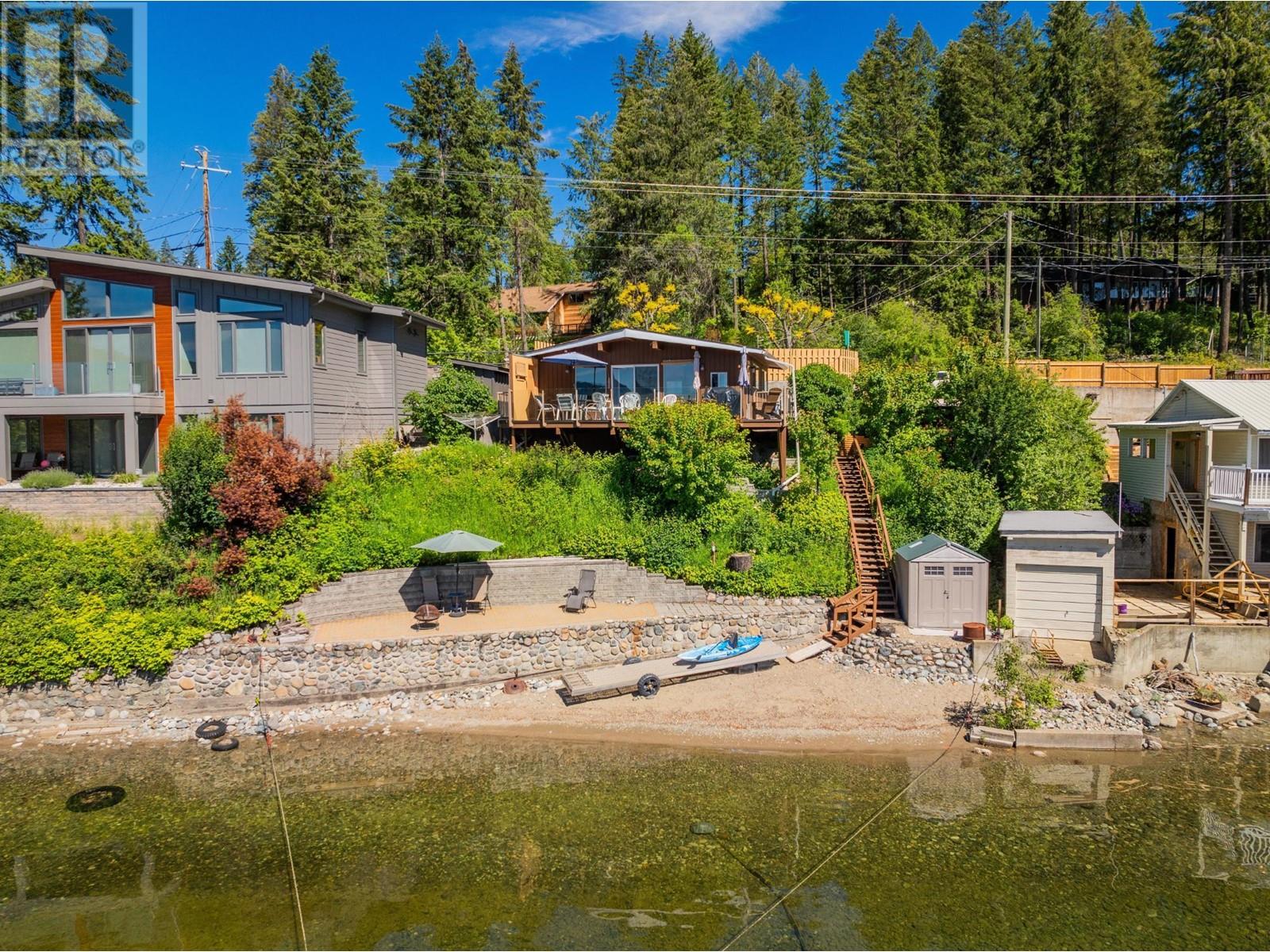 93 East Lake Drive, Christina Lake, British Columbia  V0H 1E1 - Photo 4 - 10346516