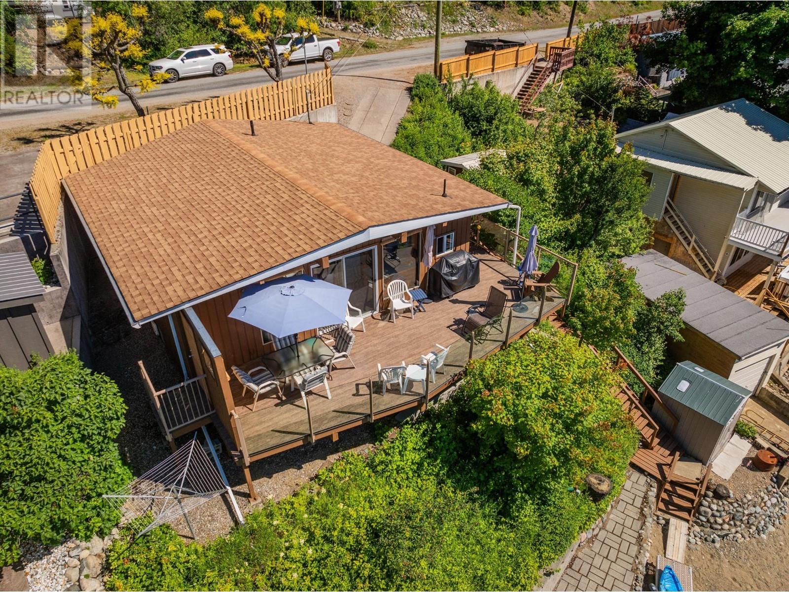 93 East Lake Drive, Christina Lake, British Columbia  V0H 1E1 - Photo 5 - 10346516