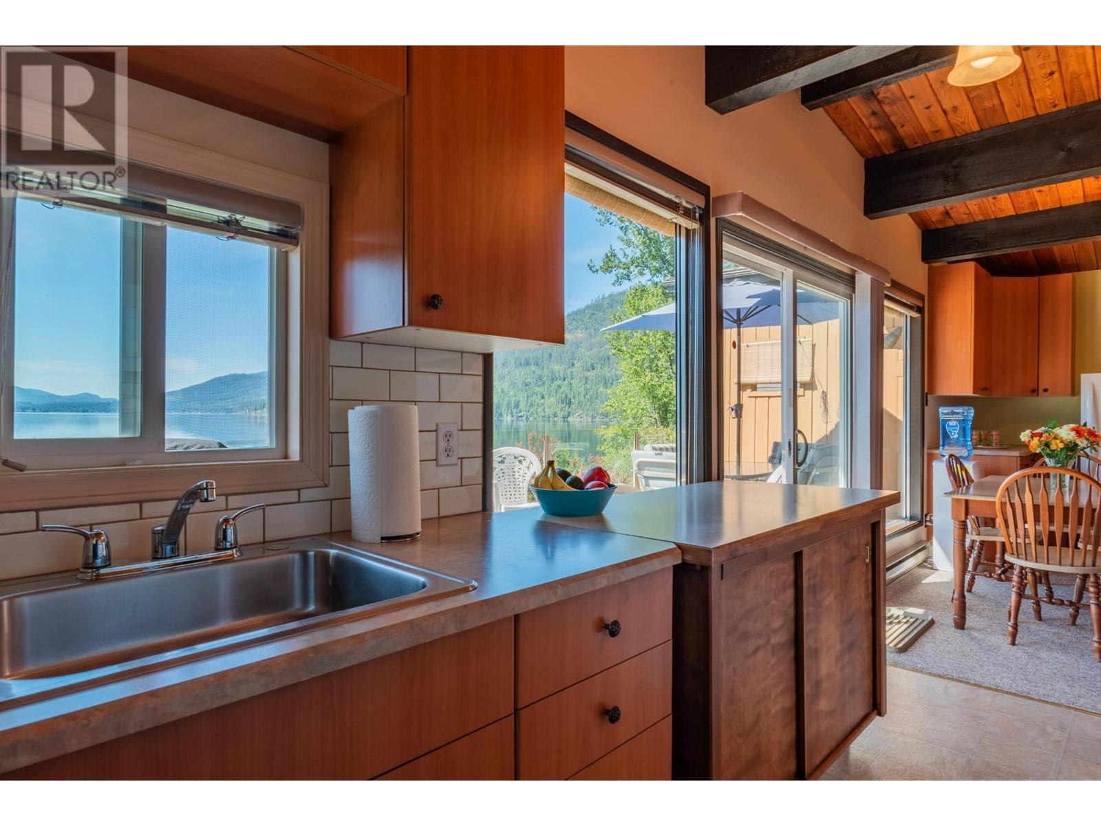 93 East Lake Drive, Christina Lake, British Columbia  V0H 1E1 - Photo 7 - 10346516