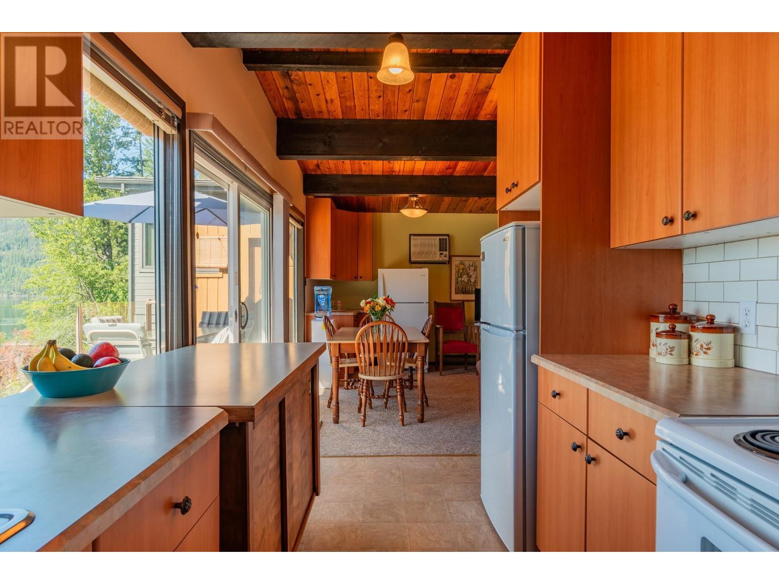 93 East Lake Drive, Christina Lake, British Columbia  V0H 1E1 - Photo 8 - 10346516