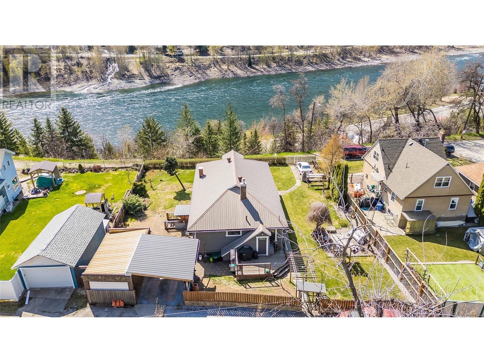 2385 Rockland Avenue, Trail, British Columbia  V1R 3G4 - Photo 2 - 10343588