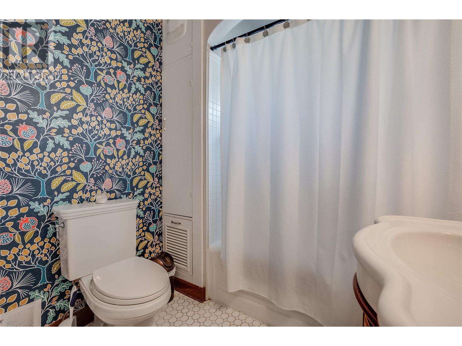 2385 Rockland Avenue, Trail, British Columbia  V1R 3G4 - Photo 28 - 10343588