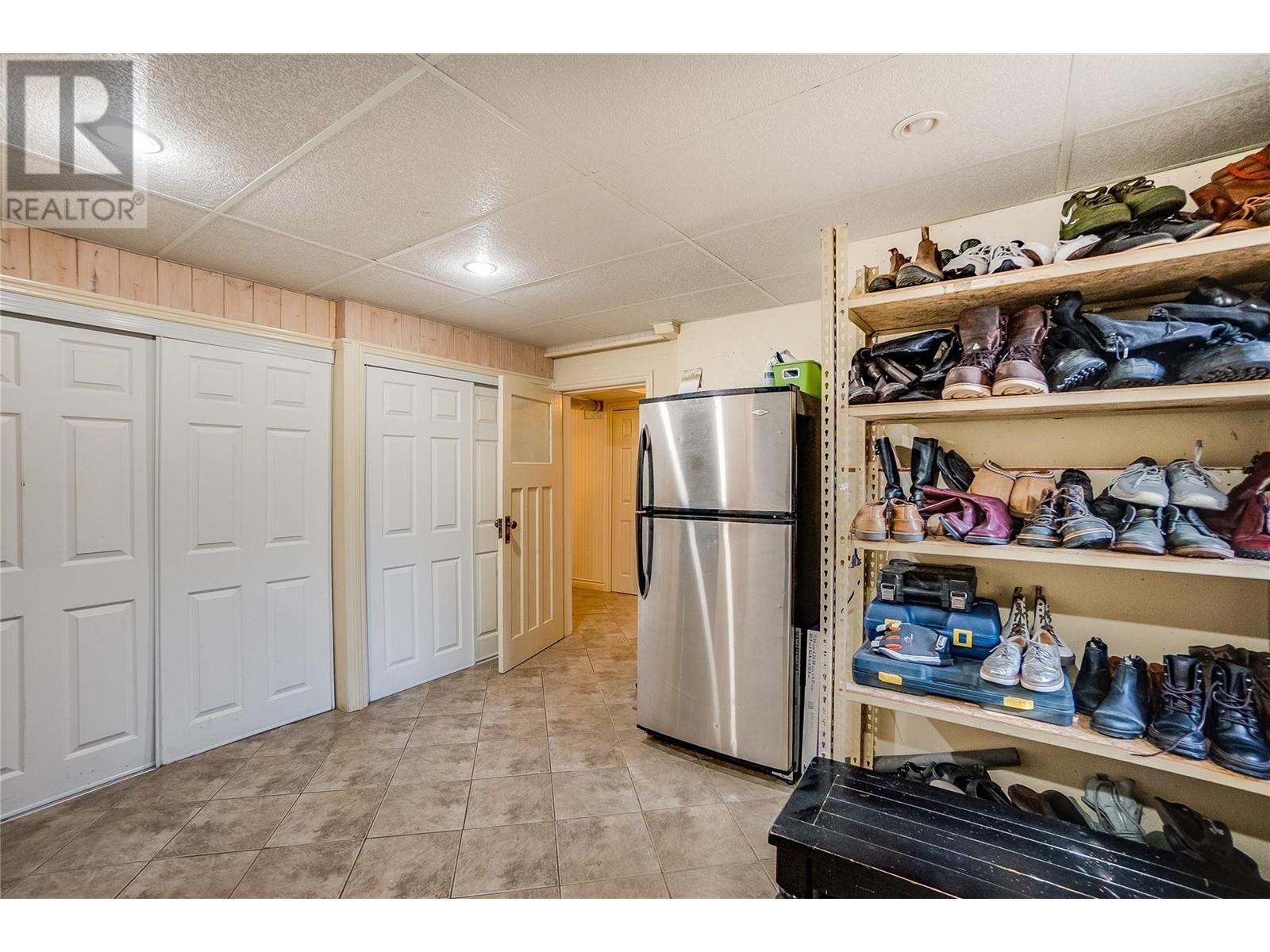 2385 Rockland Avenue, Trail, British Columbia  V1R 3G4 - Photo 30 - 10343588