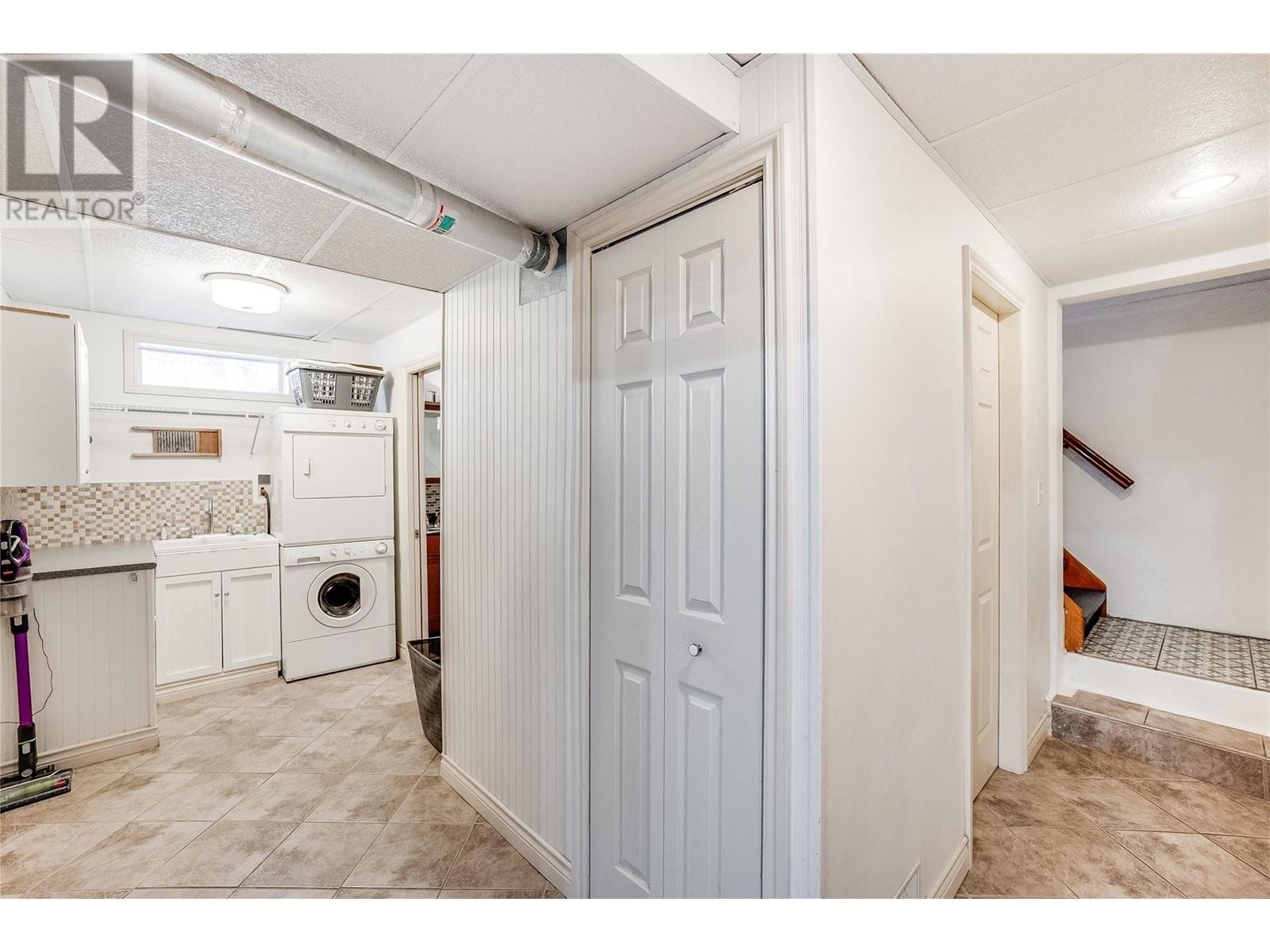 2385 Rockland Avenue, Trail, British Columbia  V1R 3G4 - Photo 32 - 10343588