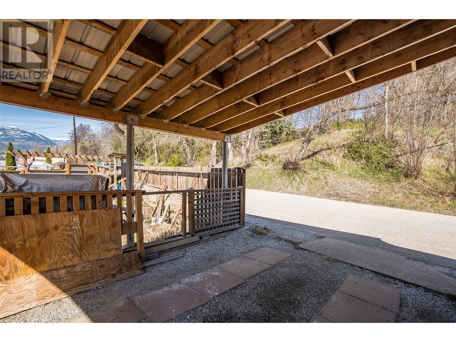 2385 Rockland Avenue, Trail, British Columbia  V1R 3G4 - Photo 46 - 10343588