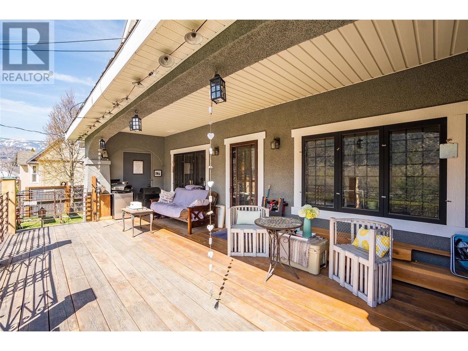 2385 Rockland Avenue, Trail, British Columbia  V1R 3G4 - Photo 6 - 10343588
