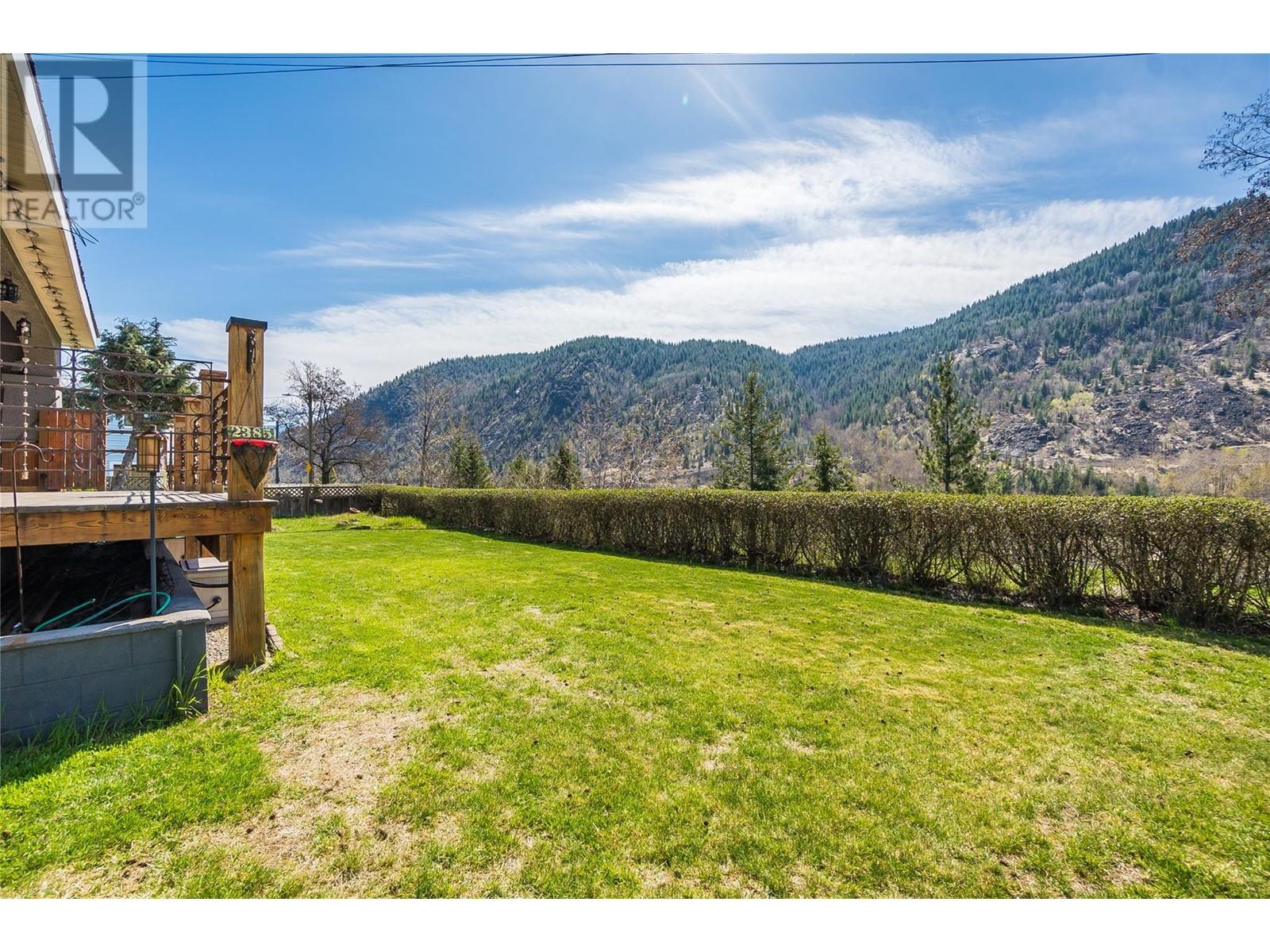 2385 Rockland Avenue, Trail, British Columbia  V1R 3G4 - Photo 9 - 10343588