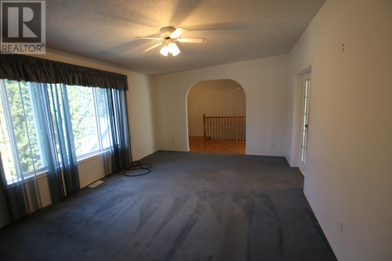 129 Oak Street, Fauquier, British Columbia  V0G 1K0 - Photo 5 - 10346072