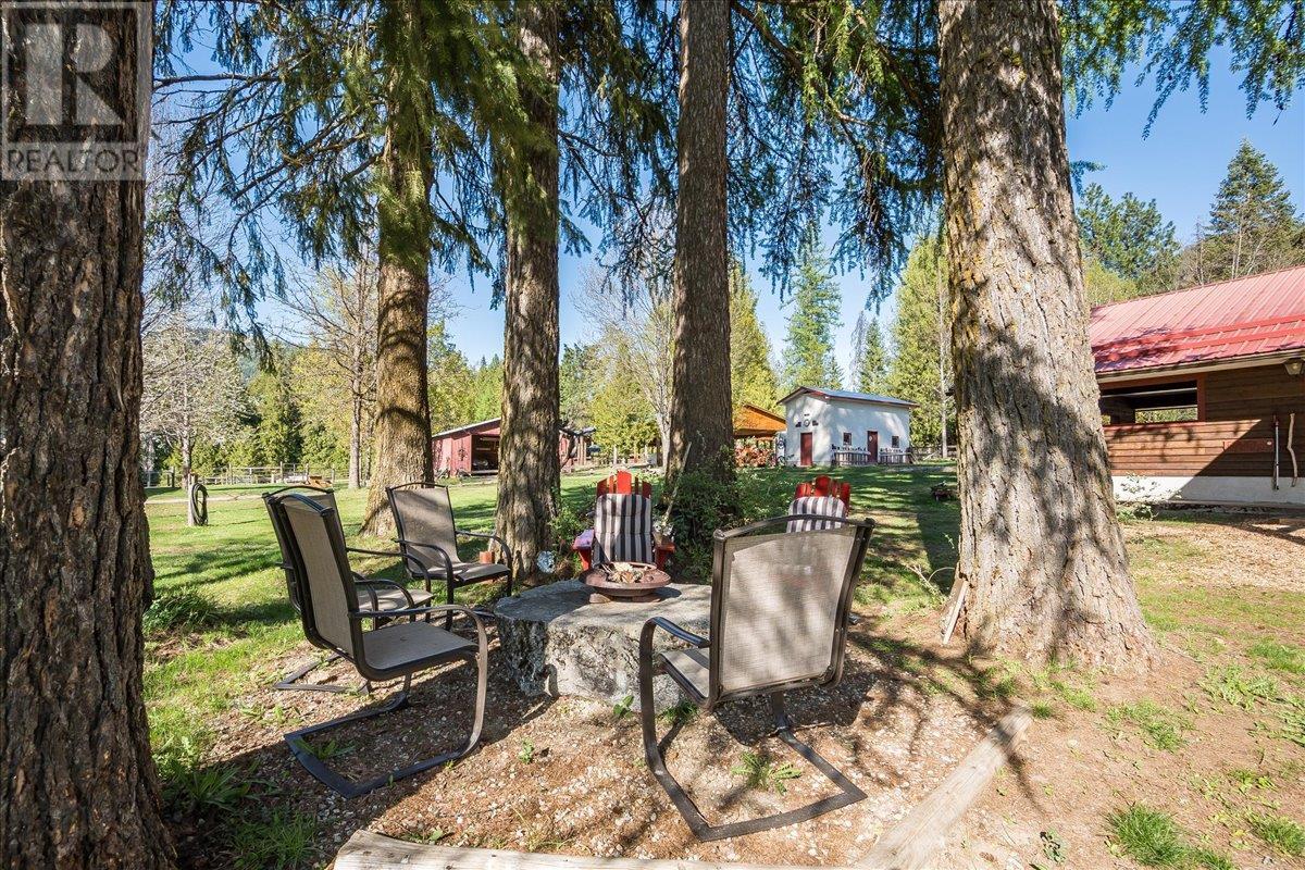 3371 Highway 3b, Fruitvale, British Columbia  V0G 1L1 - Photo 30 - 10345823