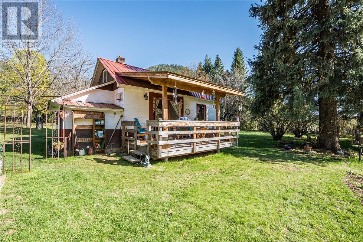 3371 Highway 3b, Fruitvale, British Columbia  V0G 1L1 - Photo 38 - 10345823