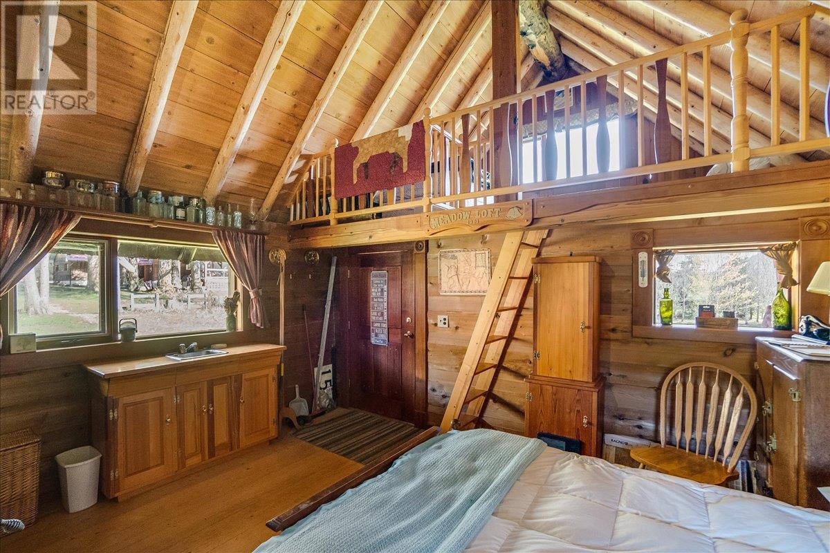 3371 Highway 3b, Fruitvale, British Columbia  V0G 1L1 - Photo 41 - 10345823