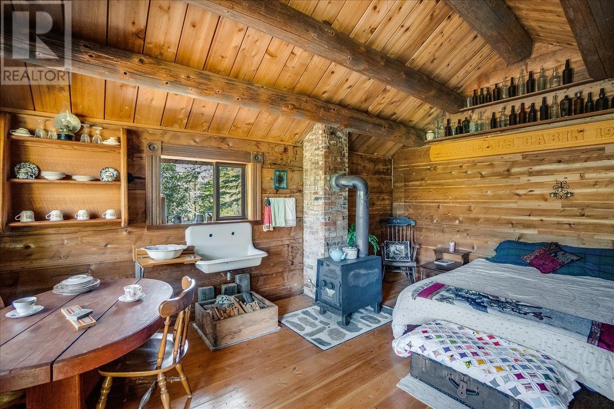 3371 Highway 3b, Fruitvale, British Columbia  V0G 1L1 - Photo 44 - 10345823