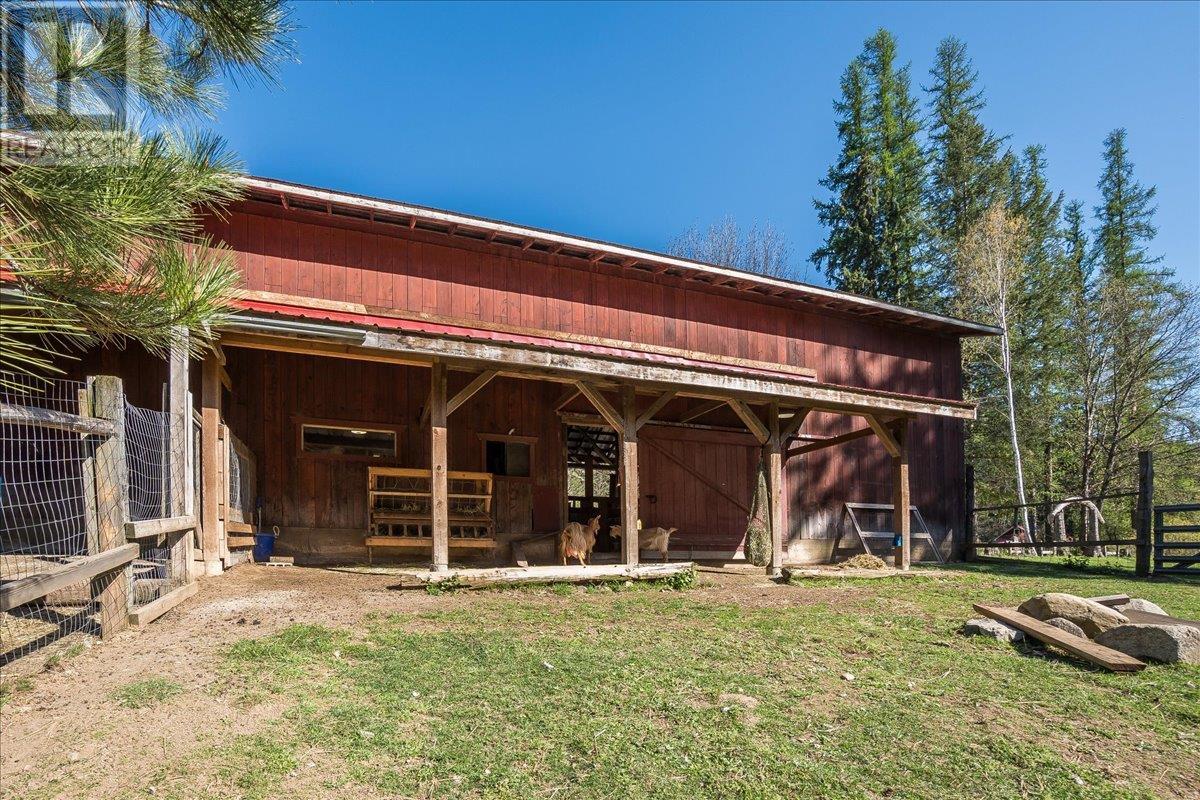 3371 Highway 3b, Fruitvale, British Columbia  V0G 1L1 - Photo 46 - 10345823
