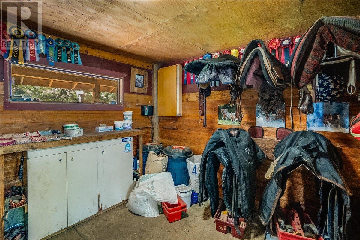 3371 Highway 3b, Fruitvale, British Columbia  V0G 1L1 - Photo 53 - 10345823