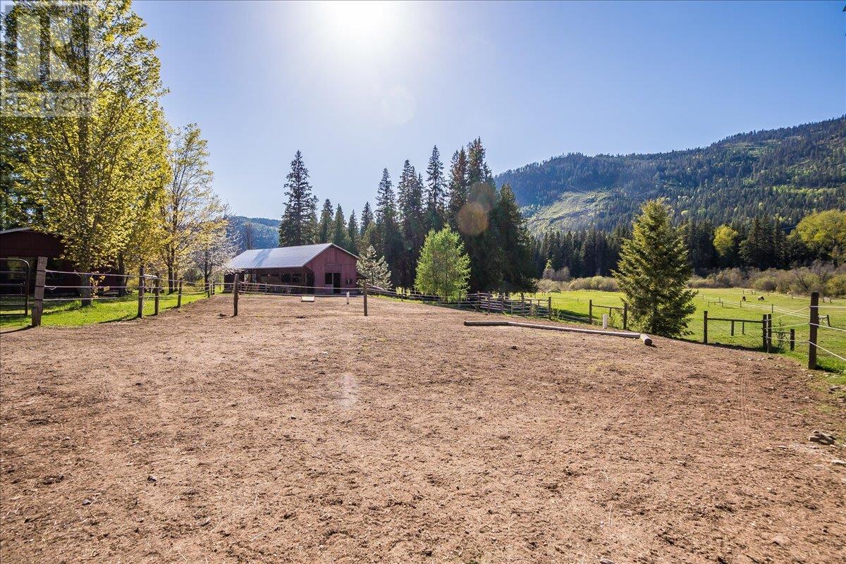 3371 Highway 3b, Fruitvale, British Columbia  V0G 1L1 - Photo 60 - 10345823