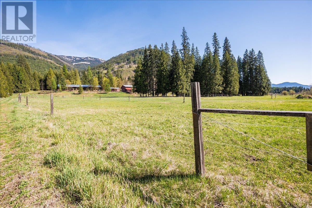 3371 Highway 3b, Fruitvale, British Columbia  V0G 1L1 - Photo 67 - 10345823