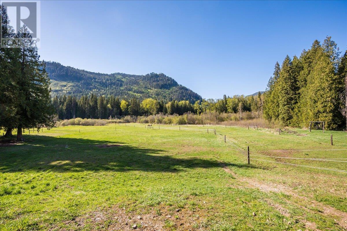 3371 Highway 3b, Fruitvale, British Columbia  V0G 1L1 - Photo 77 - 10345823
