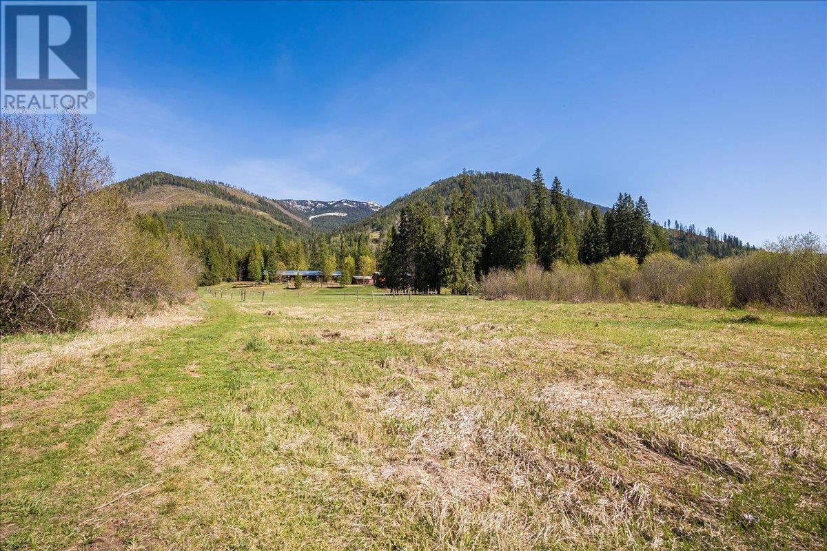 3371 Highway 3b, Fruitvale, British Columbia  V0G 1L1 - Photo 79 - 10345823