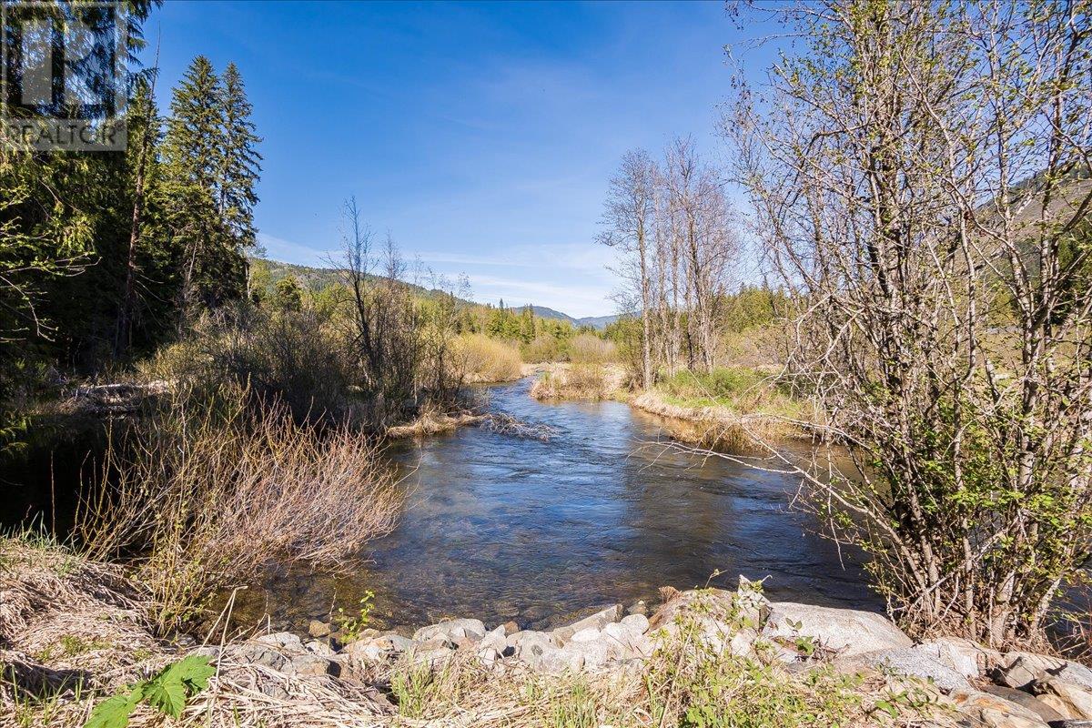 3371 Highway 3b, Fruitvale, British Columbia  V0G 1L1 - Photo 80 - 10345823