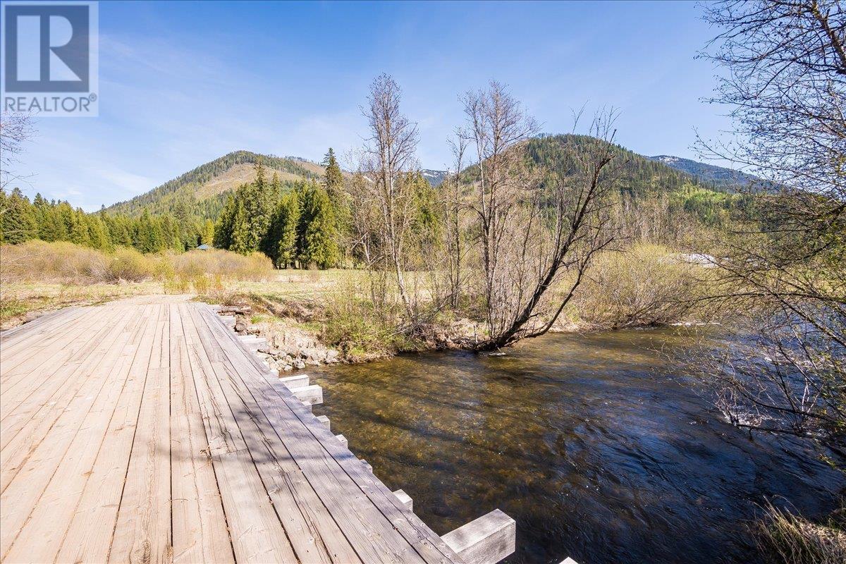 3371 Highway 3b, Fruitvale, British Columbia  V0G 1L1 - Photo 83 - 10345823