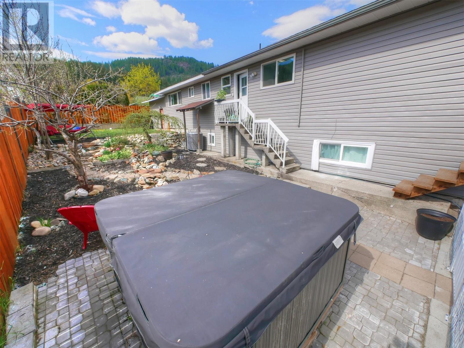 21 Duncan Avenue, Fruitvale, British Columbia  V0G 1L0 - Photo 11 - 10346776