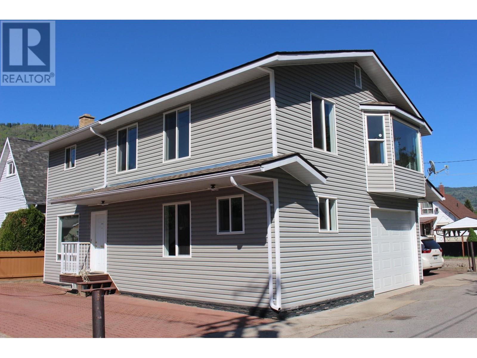 1610 Mcbride Street, Trail, British Columbia  V1R 2Z6 - Photo 1 - 10346452