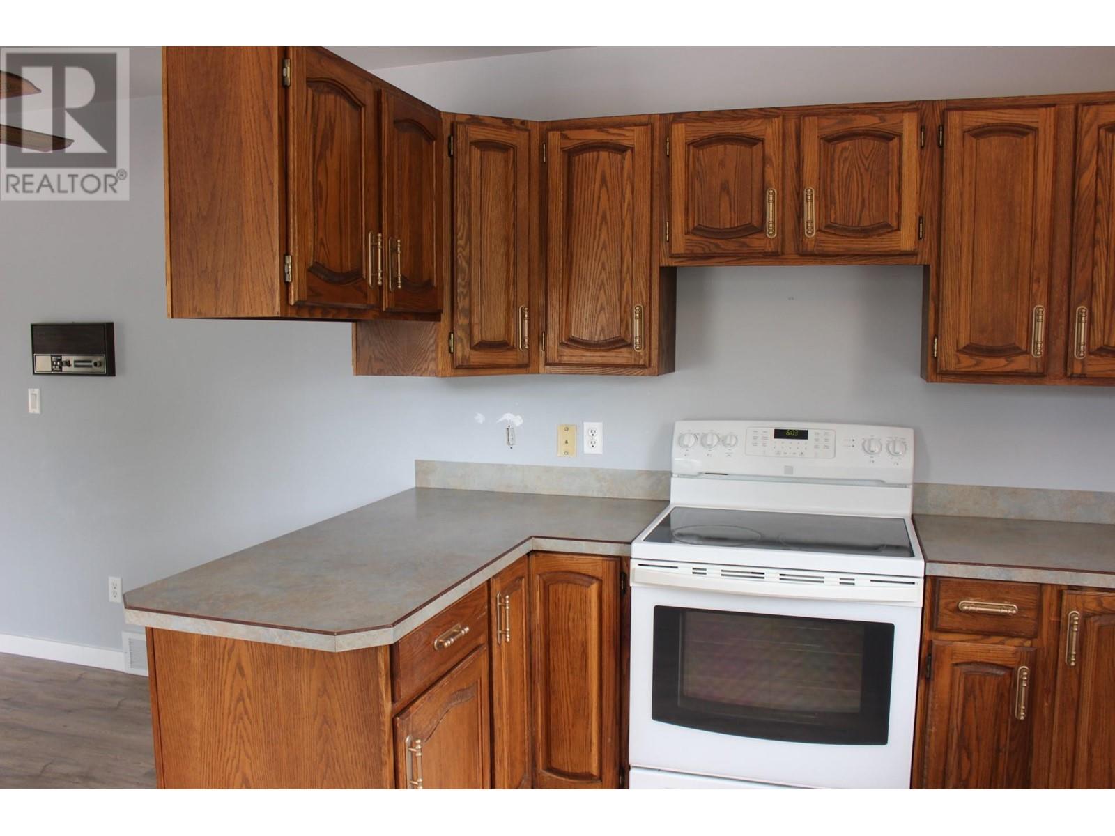 1610 Mcbride Street, Trail, British Columbia  V1R 2Z6 - Photo 13 - 10346452