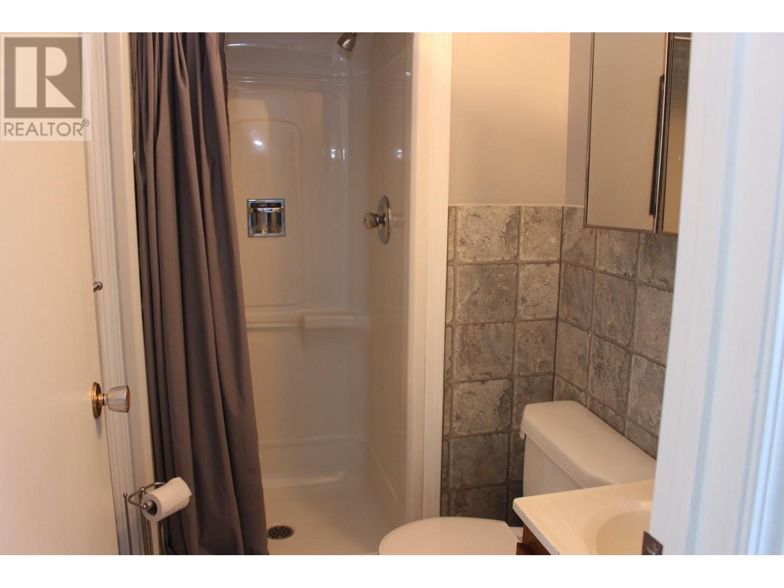 1610 Mcbride Street, Trail, British Columbia  V1R 2Z6 - Photo 19 - 10346452