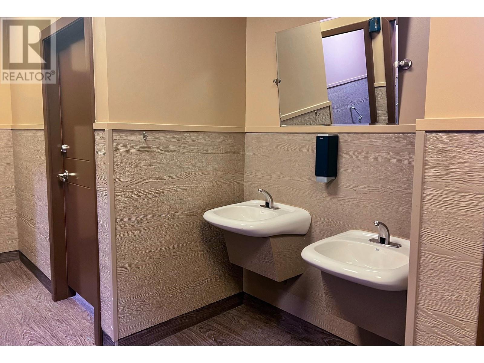 975 Spokane Street, Trail, British Columbia  V1R 3W7 - Photo 49 - 10346892