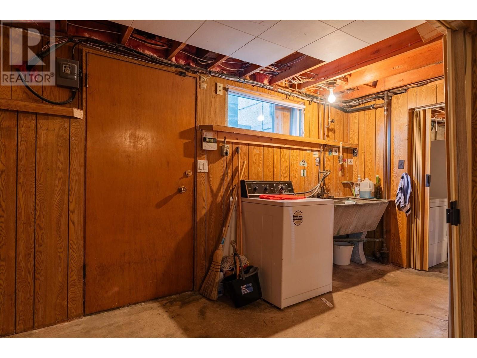 945 Thackeray Street, Warfield, British Columbia  V1R 2C3 - Photo 43 - 10346826